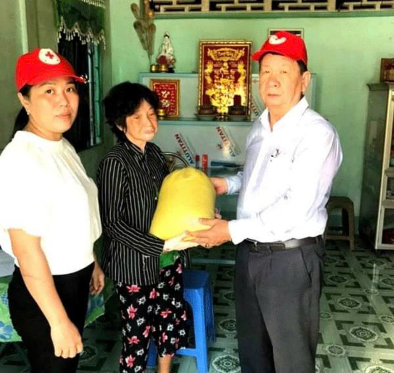 TP. Cần Thơ: Chủ tịch Hội Chữ thập đỏ hết lòng phục vụ Nhân dân