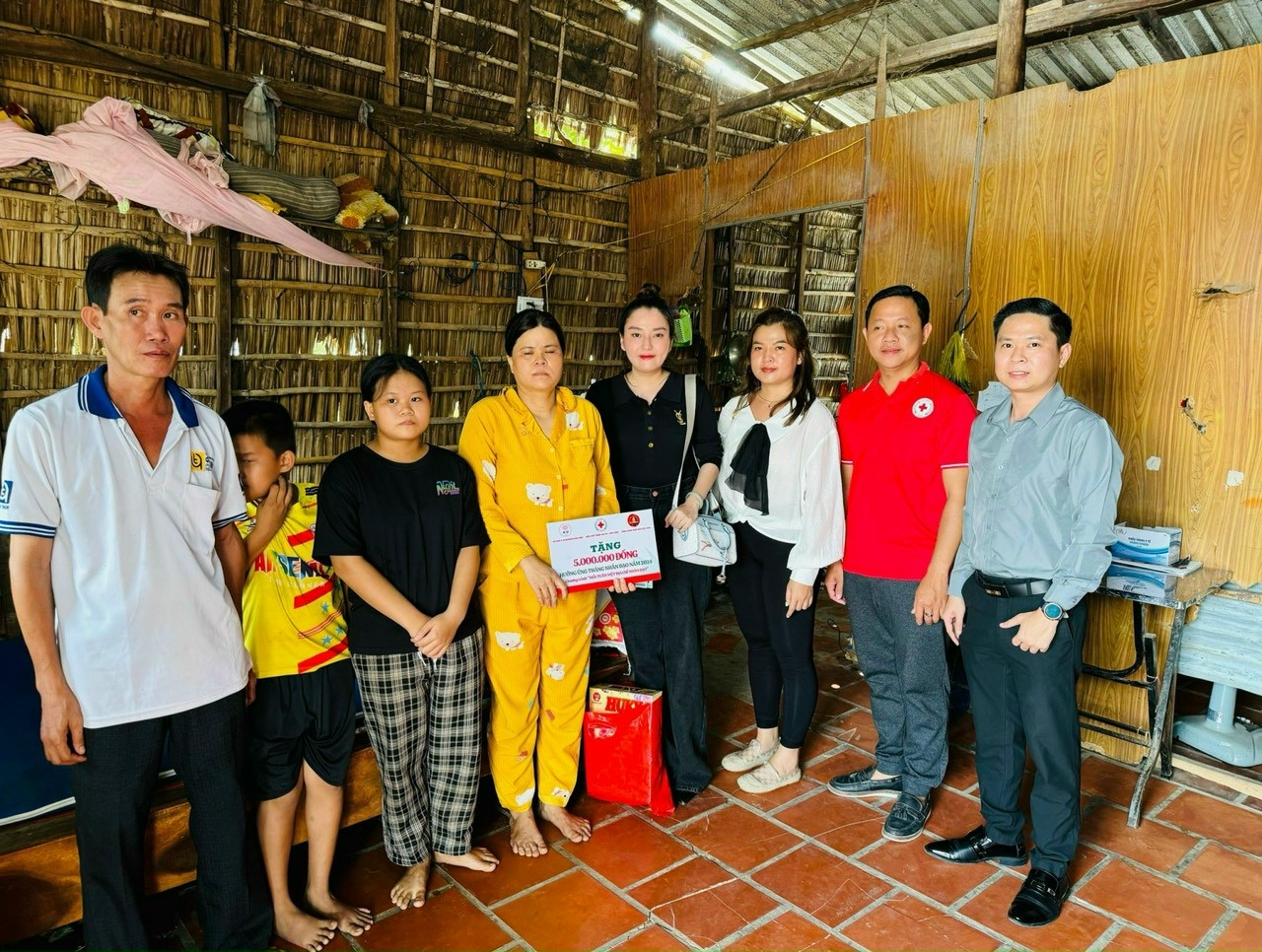 TP. Cần Thơ Thăm và tặng quà các địa chỉ nhân đạo trên địa bàn thành phố