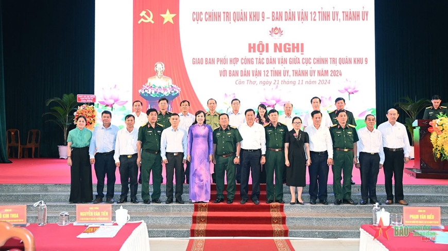 Nâng cao chất lượng công tác dân vận giữa Cục Chính trị Quân khu 9 với Ban Dân vận 12 Tỉnh ủy, Thành ủ