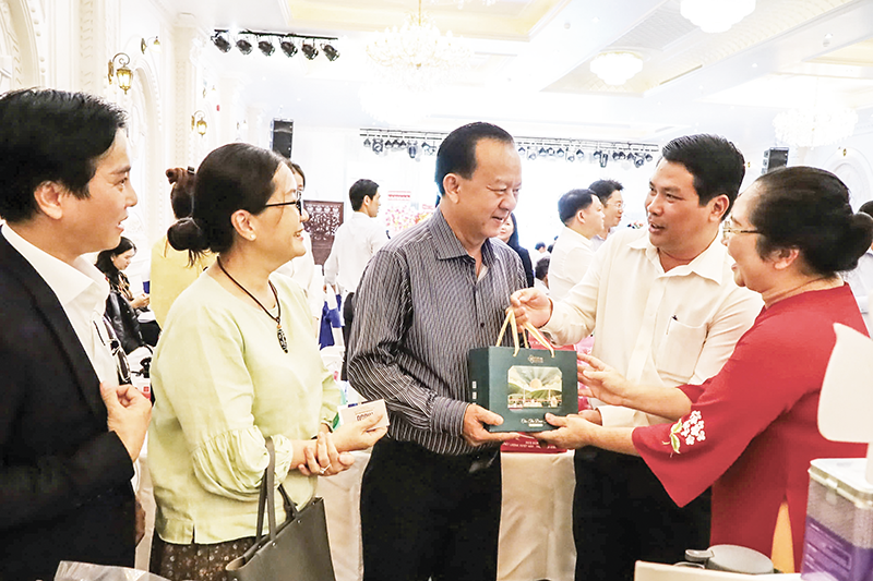 Kết nối để sản phẩm OCOP, sản phẩm đặc trưng địa phương vươn xa 