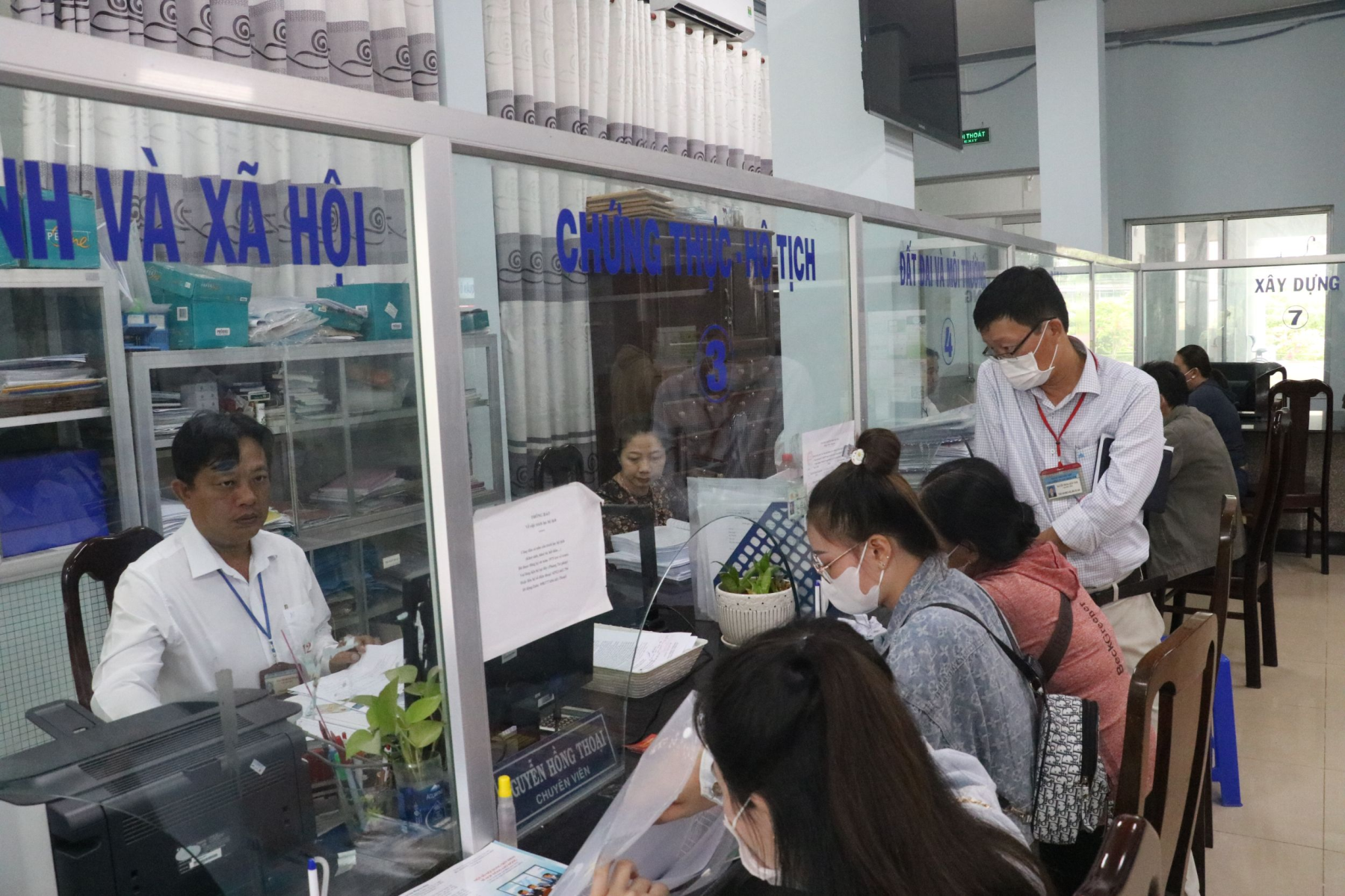 Định hướng sắp xếp, tinh gọn tổ chức bộ máy của các cơ quan, đơn vị sự nghiệp, hội quần chúng cấp huyện