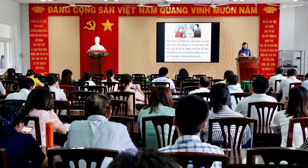 Cần Thơ - Khai giảng lớp tập huấn công tác dân vận năm 2024
