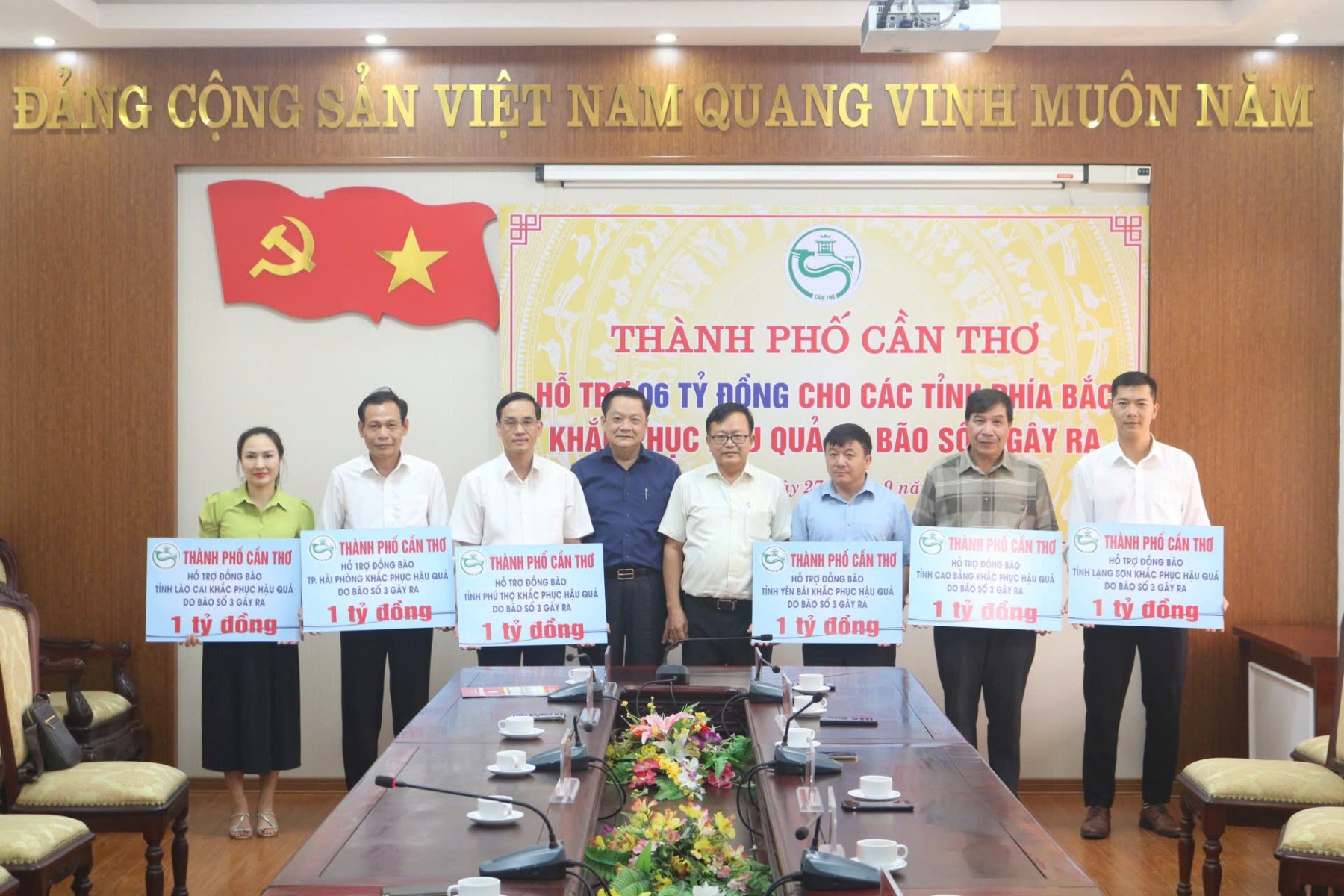 Thành phố Cần Thơ hỗ trợ 6 tỷ đồng giúp các tỉnh phía Bắc khắc phục hậu quả bão lũ